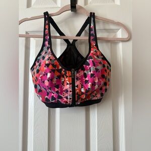 NWOT Victoria Secret VSX Vibrant Geometric pattern Sport Bra 34D front close